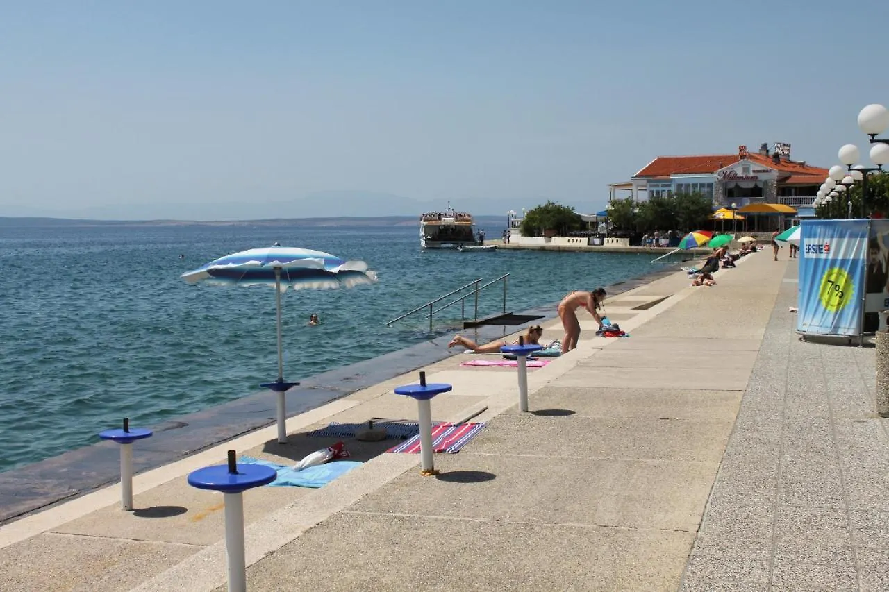 Apartments By The Sea Selce, Crikvenica - 5367  셀스